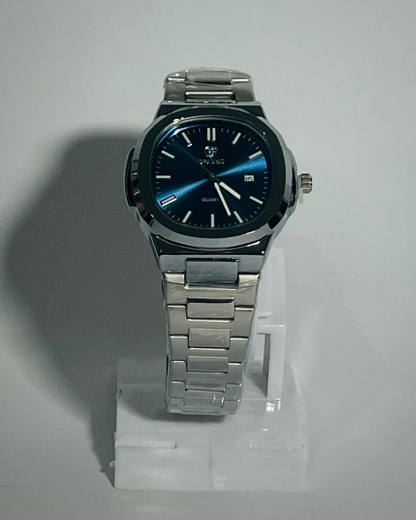 Dearno Quartz Chain Man watch.
